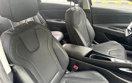 Hyundai Elantra, 2023 год, 1 345 069 рублей, 21 фотография