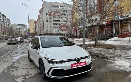 Volkswagen Golf VIII, 2022 год, 2 650 000 рублей, 1 фотография