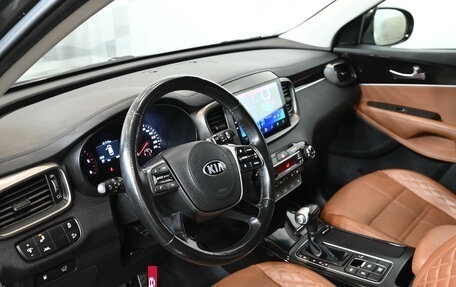 KIA Sorento III Prime рестайлинг, 2019 год, 3 000 000 рублей, 18 фотография