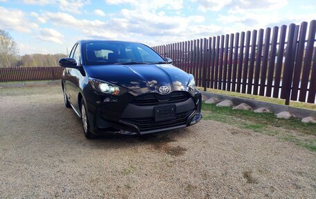 Toyota Yaris, 2021 год, 1 289 000 рублей, 4 фотография