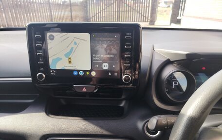 Toyota Yaris, 2021 год, 1 289 000 рублей, 22 фотография