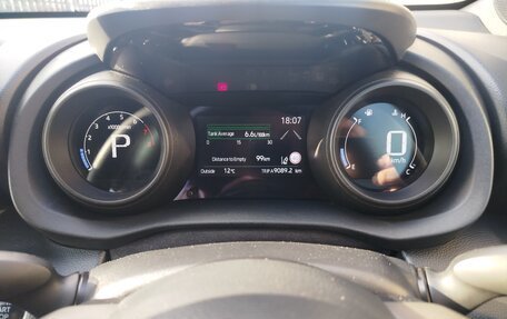Toyota Yaris, 2021 год, 1 289 000 рублей, 19 фотография