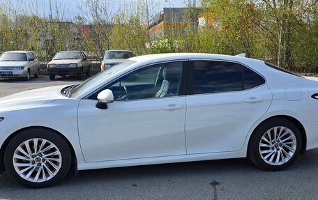 Toyota Camry, 2019 год, 2 450 000 рублей, 3 фотография