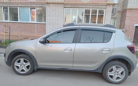 Renault Sandero II рестайлинг, 2017 год, 900 000 рублей, 2 фотография