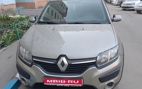 Renault Sandero II рестайлинг, 2017 год, 900 000 рублей, 1 фотография