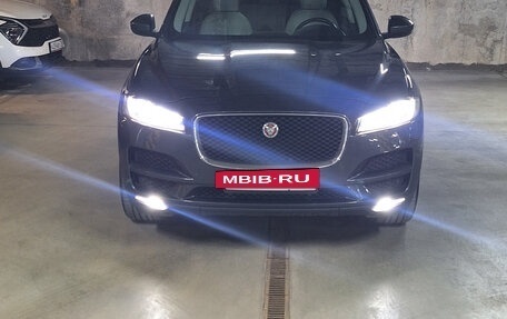 Jaguar F-Pace, 2017 год, 2 900 000 рублей, 6 фотография