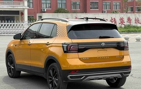 Volkswagen T-Cross I, 2022 год, 1 940 000 рублей, 6 фотография