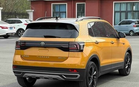 Volkswagen T-Cross I, 2022 год, 1 940 000 рублей, 4 фотография