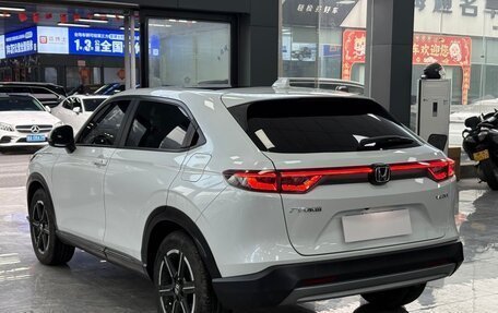 Honda Vezel, 2023 год, 2 100 000 рублей, 4 фотография