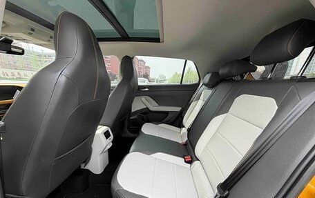 Volkswagen T-Cross I, 2022 год, 1 940 000 рублей, 9 фотография