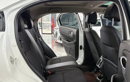 Honda Vezel, 2023 год, 2 100 000 рублей, 12 фотография