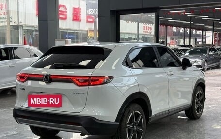 Honda Vezel, 2023 год, 2 100 000 рублей, 3 фотография
