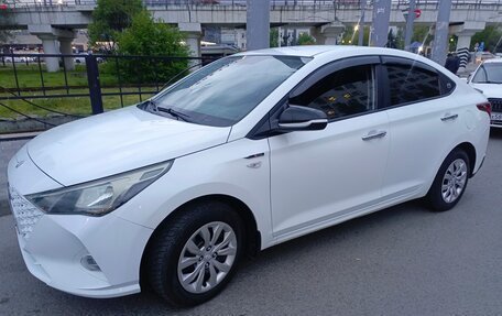 Hyundai Solaris II рестайлинг, 2018 год, 950 000 рублей, 4 фотография