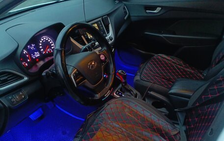 Hyundai Solaris II рестайлинг, 2018 год, 950 000 рублей, 9 фотография