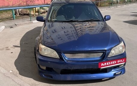 Lexus IS II рестайлинг 2, 2001 год, 700 000 рублей, 2 фотография