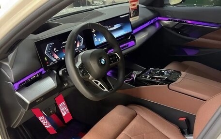 BMW 5 серия, 2025 год, 8 990 000 рублей, 20 фотография