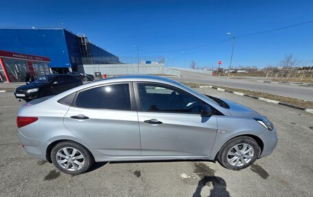 Hyundai Solaris II рестайлинг, 2012 год, 560 000 рублей, 5 фотография