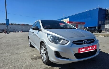 Hyundai Solaris II рестайлинг, 2012 год, 560 000 рублей, 4 фотография