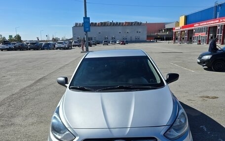 Hyundai Solaris II рестайлинг, 2012 год, 560 000 рублей, 2 фотография