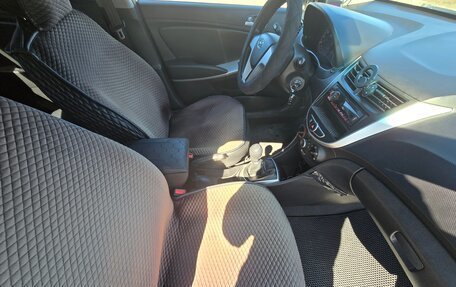Hyundai Solaris II рестайлинг, 2012 год, 560 000 рублей, 18 фотография