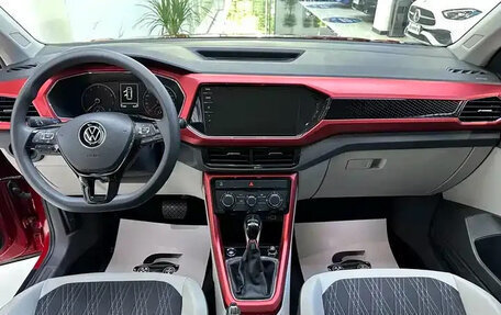 Volkswagen T-Cross I, 2021 год, 1 454 000 рублей, 9 фотография