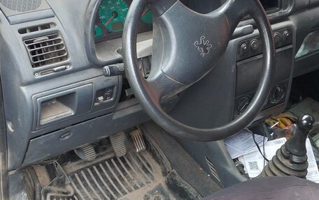 Peugeot Partner II рестайлинг 2, 2002 год, 200 000 рублей, 11 фотография