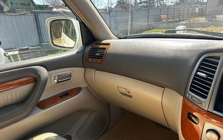 Toyota Land Cruiser 100 рестайлинг 2, 2005 год, 2 600 000 рублей, 2 фотография