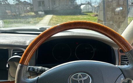 Toyota Land Cruiser 100 рестайлинг 2, 2005 год, 2 600 000 рублей, 6 фотография