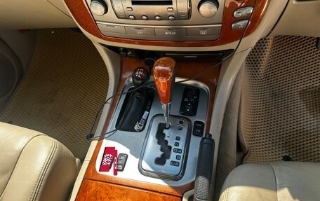 Toyota Land Cruiser 100 рестайлинг 2, 2005 год, 2 600 000 рублей, 7 фотография