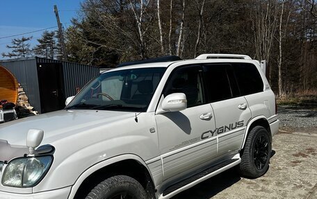 Toyota Land Cruiser 100 рестайлинг 2, 2005 год, 2 600 000 рублей, 16 фотография