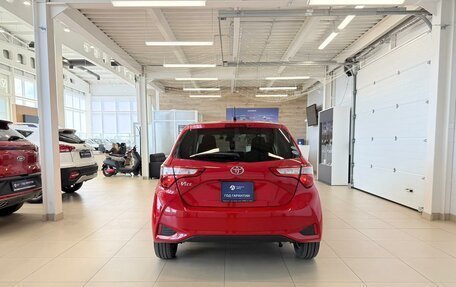Toyota Vitz, 2017 год, 1 199 999 рублей, 5 фотография
