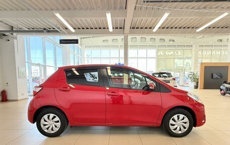 Toyota Vitz, 2017 год, 1 199 999 рублей, 7 фотография