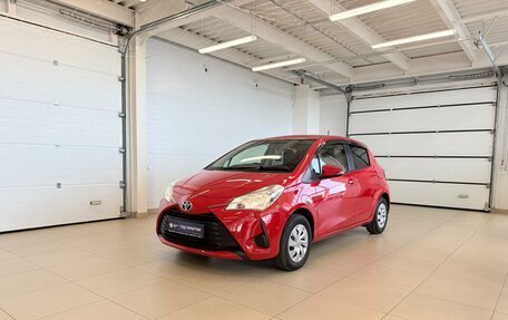 Toyota Vitz, 2017 год, 1 199 999 рублей, 2 фотография