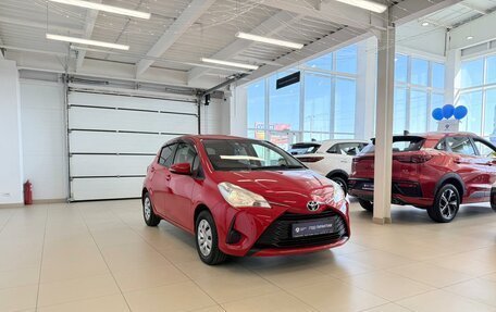 Toyota Vitz, 2017 год, 1 199 999 рублей, 8 фотография