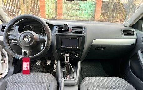 Volkswagen Jetta VI, 2011 год, 644 000 рублей, 6 фотография