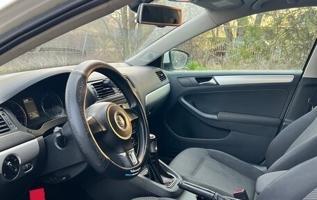 Volkswagen Jetta VI, 2011 год, 644 000 рублей, 10 фотография