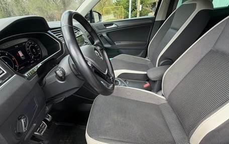 Volkswagen Tiguan II, 2018 год, 2 950 000 рублей, 6 фотография