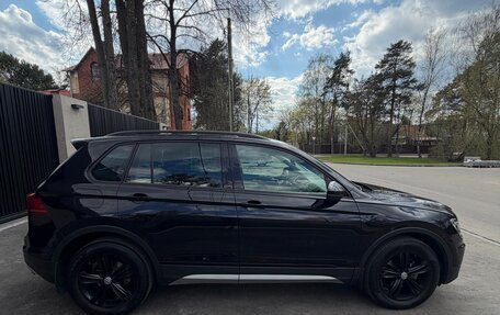 Volkswagen Tiguan II, 2018 год, 2 950 000 рублей, 3 фотография