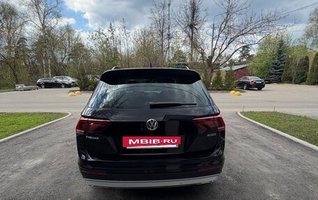 Volkswagen Tiguan II, 2018 год, 2 950 000 рублей, 4 фотография