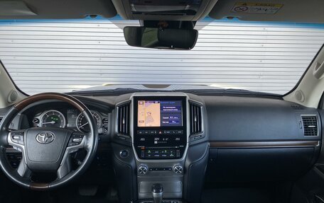 Toyota Land Cruiser 200, 2016 год, 7 950 000 рублей, 17 фотография
