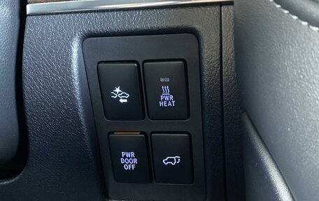 Toyota Land Cruiser 200, 2016 год, 7 950 000 рублей, 28 фотография