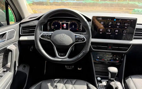 Volkswagen Tiguan II, 2023 год, 3 900 480 рублей, 13 фотография