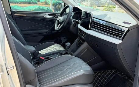 Volkswagen Tiguan II, 2023 год, 3 900 480 рублей, 9 фотография
