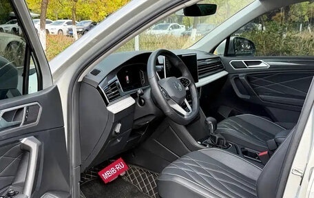 Volkswagen Tiguan II, 2023 год, 3 900 480 рублей, 7 фотография