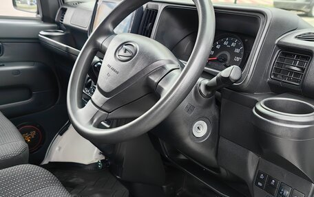 Daihatsu Hijet X, 2021 год, 1 300 000 рублей, 9 фотография