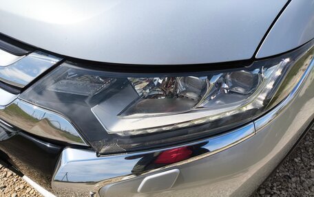 Mitsubishi Outlander III рестайлинг 3, 2015 год, 1 800 000 рублей, 13 фотография