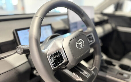Toyota RAV4, 2025 год, 4 450 000 рублей, 10 фотография