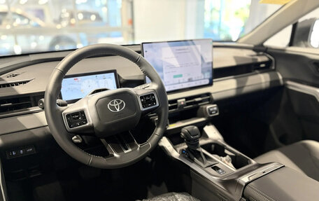Toyota RAV4, 2025 год, 4 450 000 рублей, 12 фотография