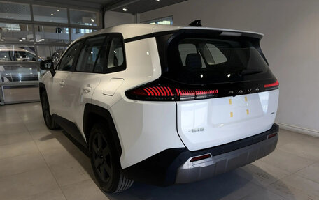 Toyota RAV4, 2025 год, 4 450 000 рублей, 6 фотография