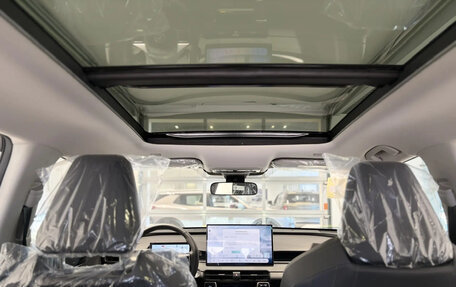 Toyota RAV4, 2025 год, 4 450 000 рублей, 16 фотография